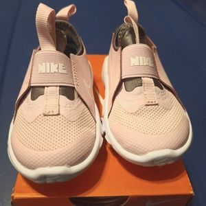 Kids Toddler Nike Flex Runner 2 Runni g Shoes. Size 5. Pink. New. Never Worn.
